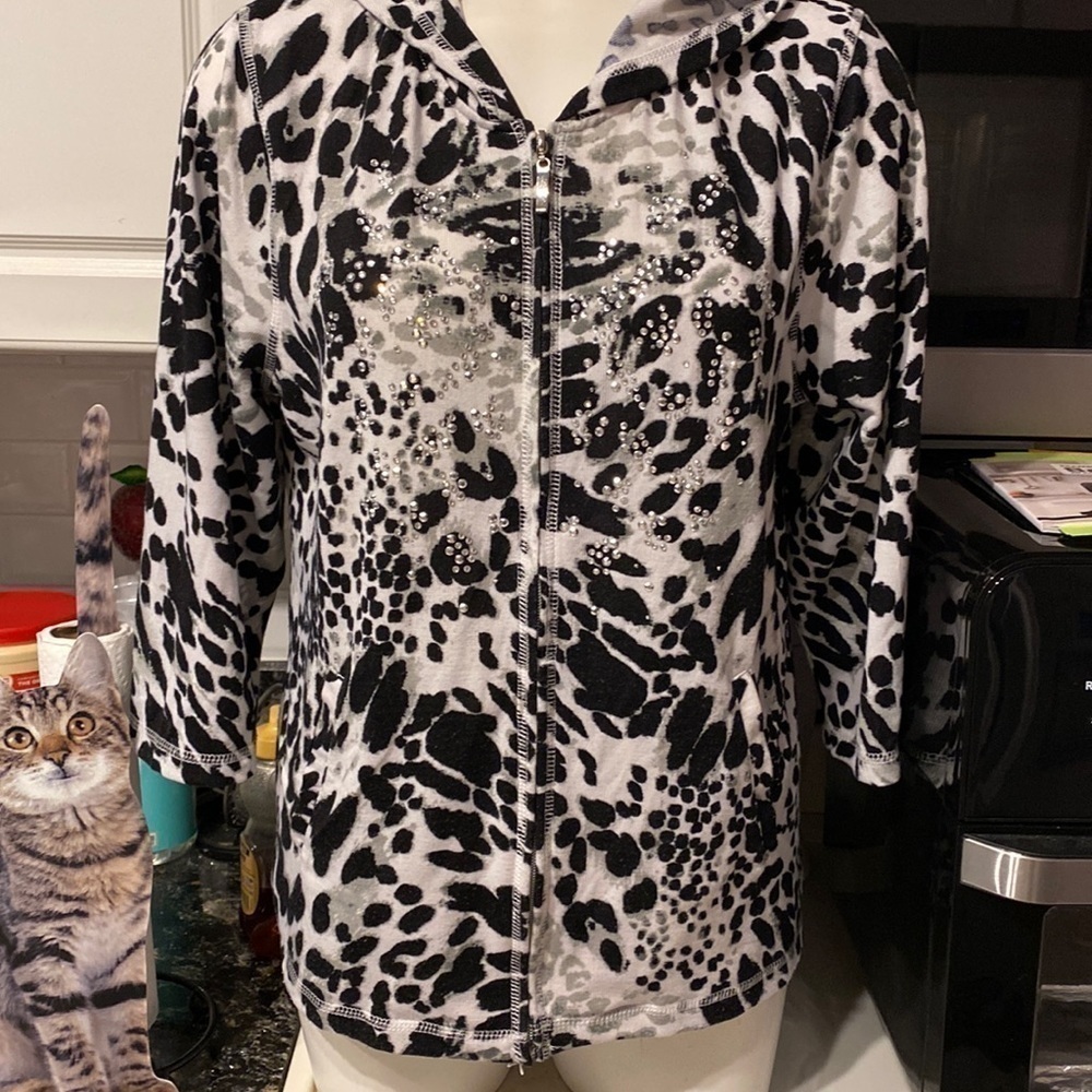 H womens Onque Casuals black animal print zipper stretch regular size hoodie XL